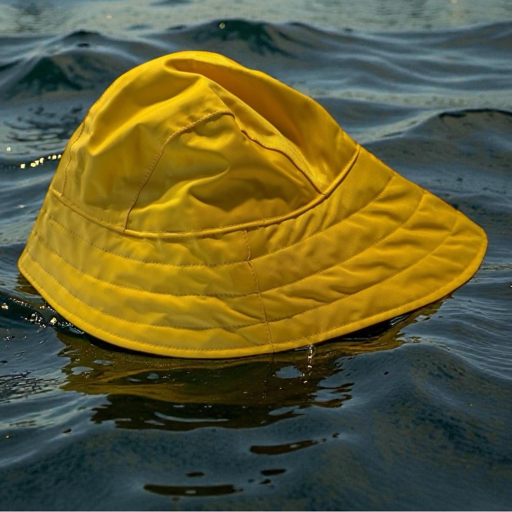 West Marine Sou’wester Rain Hat.  Long Back Brim and Chin Strap - Picture 2 of 8